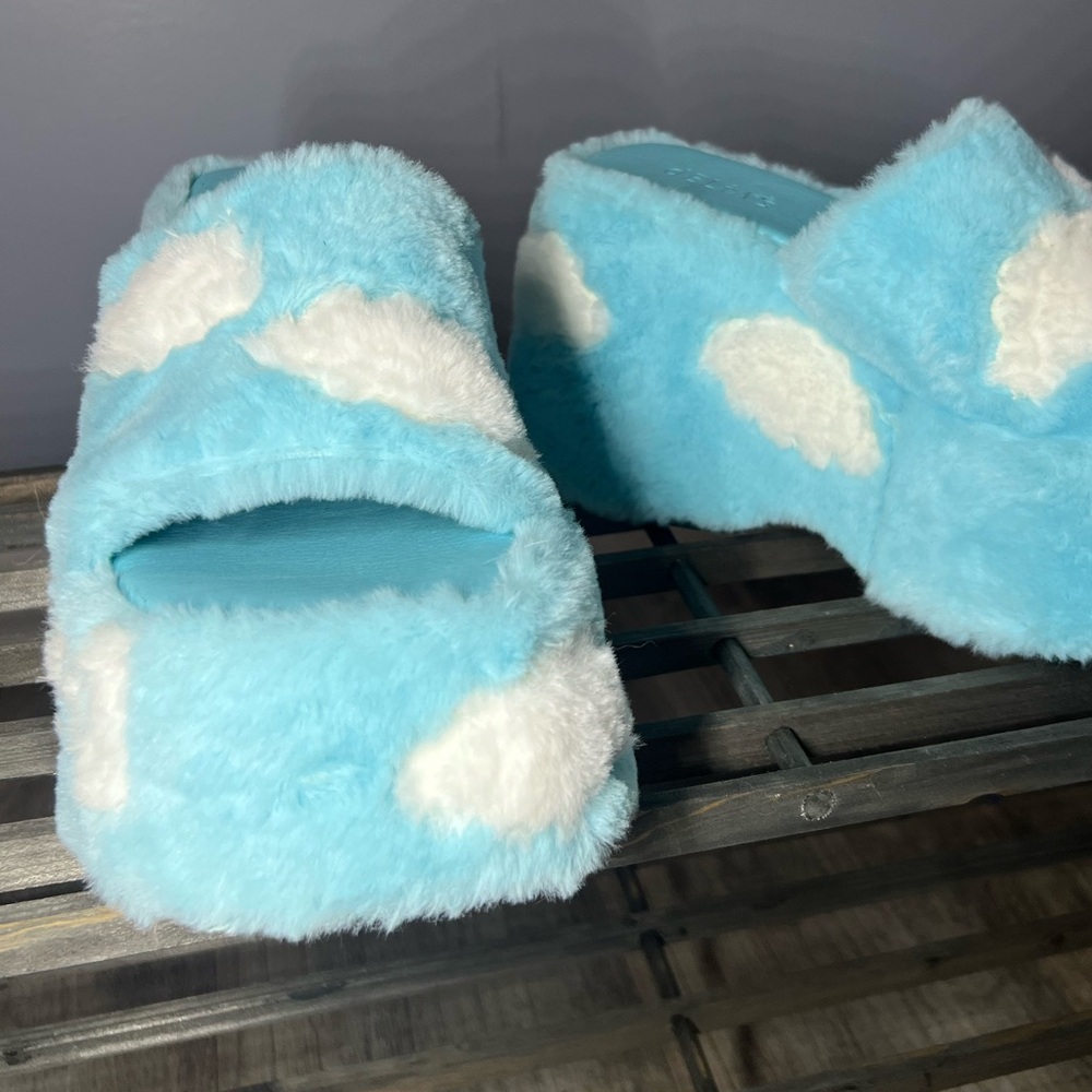 DELIA*s Wish You Were Here Platform Fluffy Blue and White Sandals - Picture 4 of 5